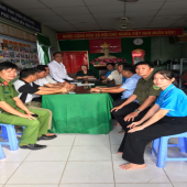 Công an phường Thới An Đông phối hợp tuyên truyền về chuyển đổi số, về tác hại của ma tuý và các tệ nạn ma tuý   