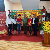 Công an phường Vị Tân vui Tết Trung thu cùng thiếu nhi