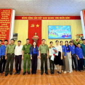 Ra mắt Đội Thanh niên xung kích vì Nhân dân phục vụ xã Tân Bình