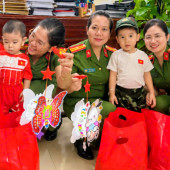 Lan tỏa yêu thương trong mùa trung thu