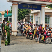 Công an xã Tân Hòa tăng cường bảo đảm an ninh, trật tự tại các cổng trường trên địa bàn