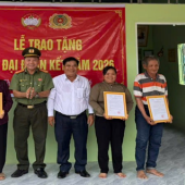 Công an thành phố bàn giao nhà đại đoàn kết cho các hộ dân trên địa bàn xã Thới Lai, thành phố Cần Thơ