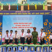 Công an phường Cái Khế tuyên truyền phòng, chống ma túy, bạo lực học đường cho học sinh ngay từ đầu năm học.