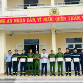 Lực lượng Cảnh sát phòng cháy, chữa cháy, Công an thành phố Cần Thơ được Ủy ban nhân dân cấp xã tặng Giấy khen vì có thành tích xuất sắc trong công tác chữa cháy