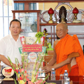 Công an TP Cần Thơ thăm, chúc mừng đồng bào Khmer nhân Lễ Sene Dolta 2026