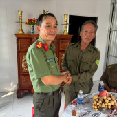 Công an xã Vĩnh Trinh tổ chức bàn giao nhà ở cho thành viên lực lượng tham gia bảo vệ an ninh, trật tự ở cơ sở gắn với phong trào thi đua “Ba nhất”
