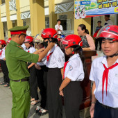 Công an phường Hưng Phú đẩy mạnh tuyên truyền pháp luật về trật tự, an toàn giao thông trong học đường
