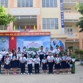 Công an phường Thốt Nốt trang phối hợp Phòng Cảnh sát giao thông bị kiến thức pháp luật, kỹ năng tự bảo vệ cho học sinh trên địa bàn.
