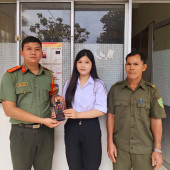 Hiệp Hưng: Điện thoại đánh rơi trở về với nữ sinh