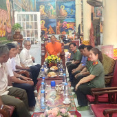 Ấm áp nghĩa tình Công an xã Tài Văn với đồng bào Khmer mùa Sene Dolta
