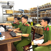 Công an phường Tân Lộc đẩy mạnh số hóa hồ sơ cư trú, nâng cao chất lượng phục vụ Nhân dân