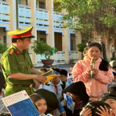 Công an xã Đại Ngãi tuyên truyền pháp luật về an toàn giao thông và phòng, chống bạo lực học đường