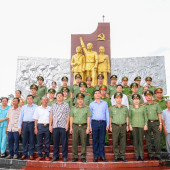 Công an thành phố Cần Thơ tri ân đảng viên cao niên tuổi Đảng tại xã Cờ Đỏ