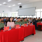 Cảnh giác trước bẫy “việc nhẹ, lương cao”: Trang bị kỹ năng phòng, chống mua bán người cho công nhân