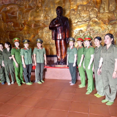 Hội phụ nữ Công an xã Phú Lộc tổ chức hành trình về nguồn – bồi đắp lý tưởng, phát huy truyền thống, lan tỏa bản lĩnh người phụ nữ Công an nhân dân