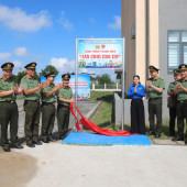 Bàn giao công trình thanh niên “Sân chơi cho em” và “Phòng máy tính cho em”