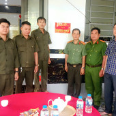 Trao mái ấm nghĩa tình, tiếp sức những người giữ bình yên cơ sở