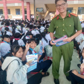 Công an xã Lịch Hội Thượng tuyên truyền pháp luật cho học sinh