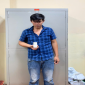 Công an xã Vị Thanh 1 đưa 01 đối tượng đi cai nghiện bắt buộc