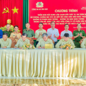 Công an xã Tân Hòa ra mắt mô hình dân vận khéo “Người lái xe 3 không”