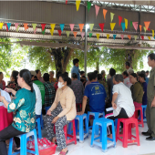 Công an xã Vĩnh Trinh phối hợp Trạm Y tế xã tổ chức khám, chữa bệnh miễn phí cho người dân, gắn với phong trào thi đua “Ba nhất”.