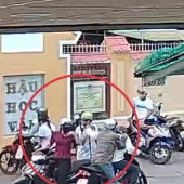 Khởi tố, bắt tạm giam 02 bị can cướp giật tài sản trước Trường THCS Phú Lợi