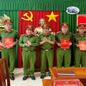 Lễ Công bố quyết định bố trí cán bộ Công an xã Hiệp Hưng