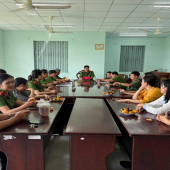 Đảng ủy, Chỉ huy Công an xã Long Phú tổ chức gặp mặt nhân kỷ niệm 96 năm Ngày thành lập Hội Liên hiệp Phụ nữ Việt Nam