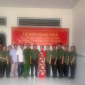 Bàn giao nhà tình nghĩa theo chương trình 1.000 căn nhà do Công an thành phố Cần Thơ vận động