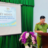 Đồng chí Thượng tá Phan Việt Hùng - Phó Bí thư Đảng uỷ Trại Tạm giam số 2 phát biểu tại buổi ký kết nghĩa