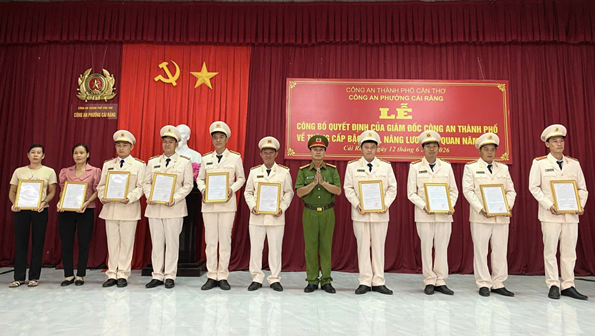 Công an phường Cái Răng tổ chức Lễ công bố Quyết định thăng cấp bậc hàm, nâng lương năm 2026