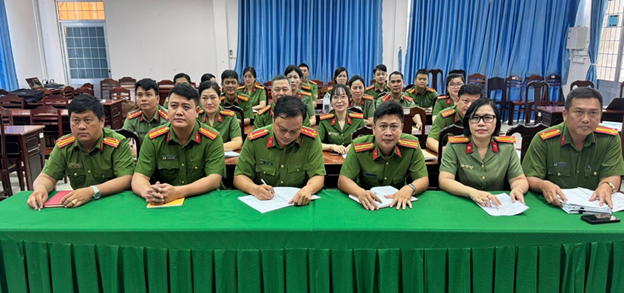 Công an phường Bình Thủy tổ chức học tập, quán triệt các Nghị quyết, Chỉ thị của Bộ Chính trị