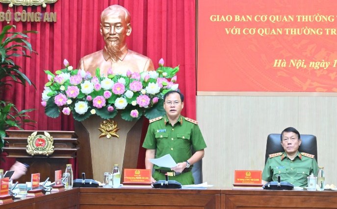 Thượng tướng Nguyễn Văn Long, Thứ trưởng Bộ Công an phát biểu tại Hội nghị.