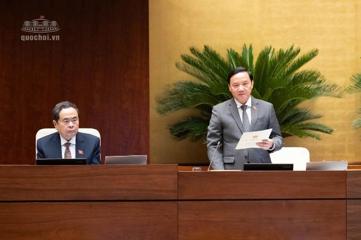 Phó Chủ tịch Quốc hội Nguyễn Khắc Định điều hành nội dung phiên họp.