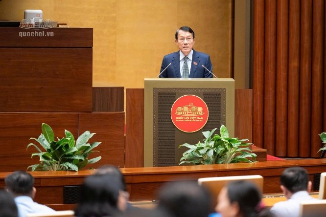 Bộ trưởng Lương Tam Quang trình bày Tờ trình dự án Luật Tổ chức cơ quan điều tra hình sự (sửa đổi).