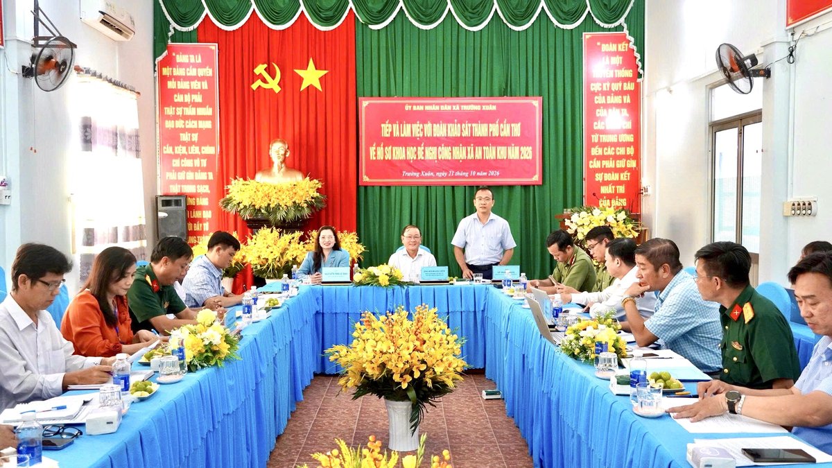 Quang cảnh buổi làm việc.