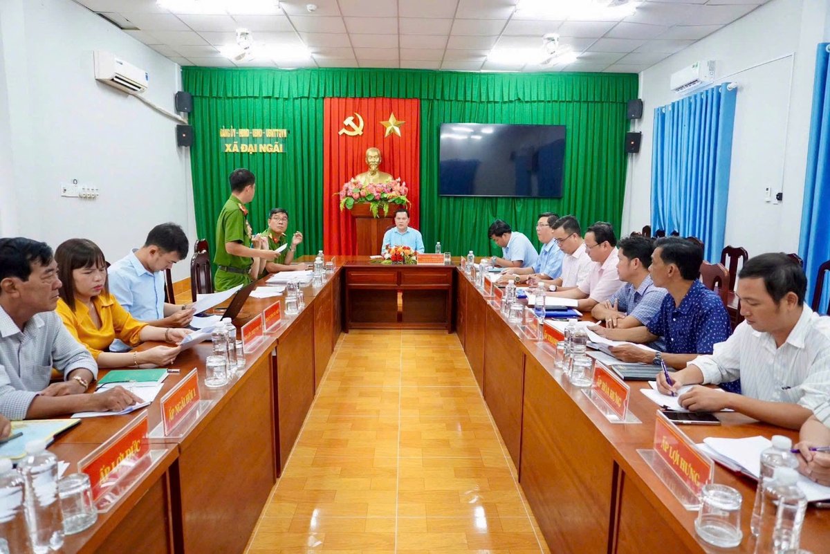 Quang cảnh cuộc họp xét tuyển.