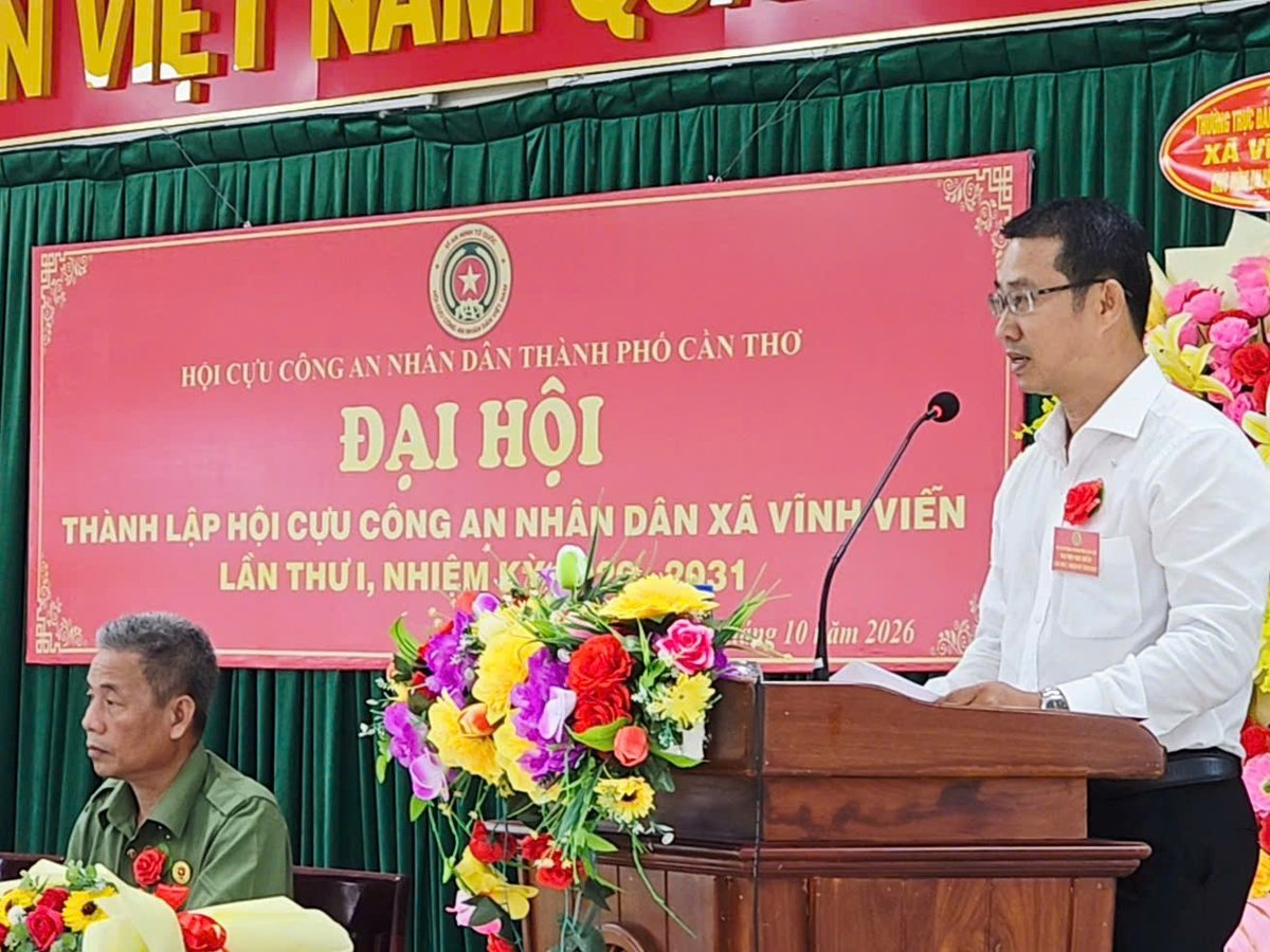 Đồng chí Hồ Hữu Tài, Phó Chủ tịch Uỷ ban nhân dân xã Vĩnh Viễn phát biểu chỉ đạo Đại hội.