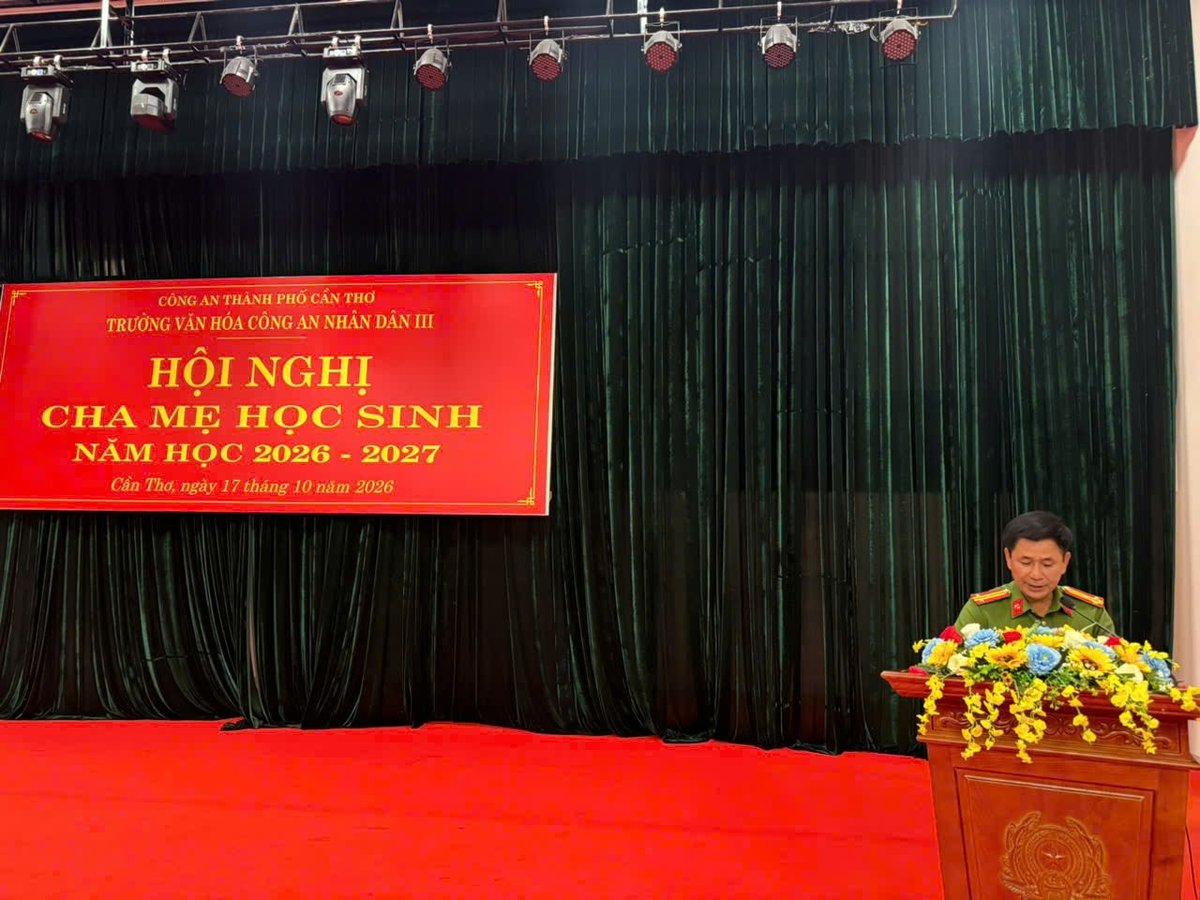 Thượng tá Trần Anh Dũng, Phó Hiệu trưởng phát biểu tại hội nghị