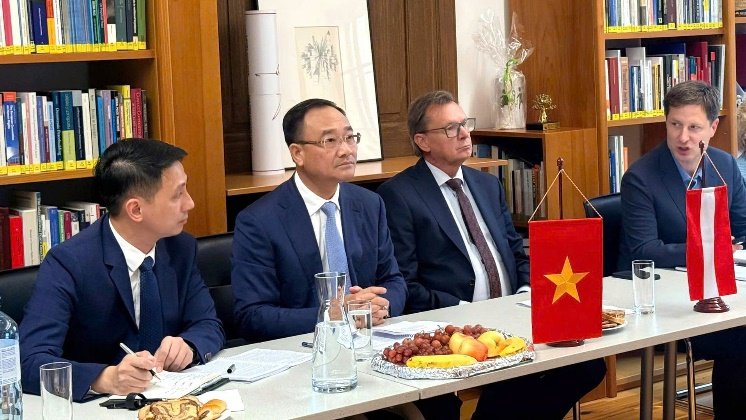 Thứ trưởng Phạm Thế Tùng tại buổi làm việc.