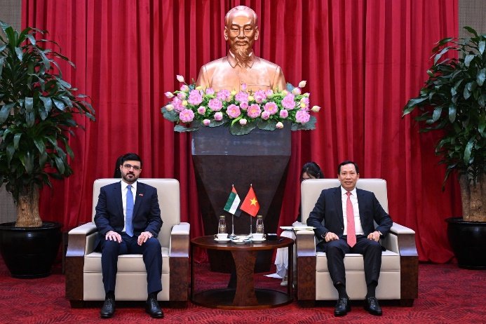Thứ trưởng Lê Văn Tuyến mong muốn phía UAE tiếp tục tạo điều kiện để Bộ Công an Việt Nam tham gia các chương trình trao đổi kinh nghiệm về trí tuệ nhân tạo, an ninh mạng, đổi mới sáng tạo và chuyển đổi số.
