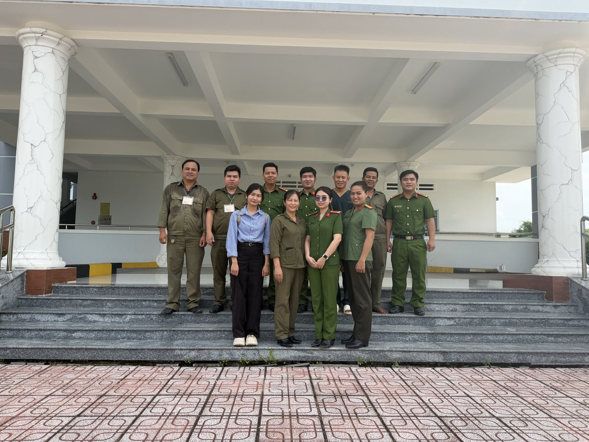 Chi đoàn Công an xã Nhu Gia và lực lượng tham gia bảo vệ an ninh, trật tự cơ sở tham gia hoạt động “suất ăn nghĩa tình”.