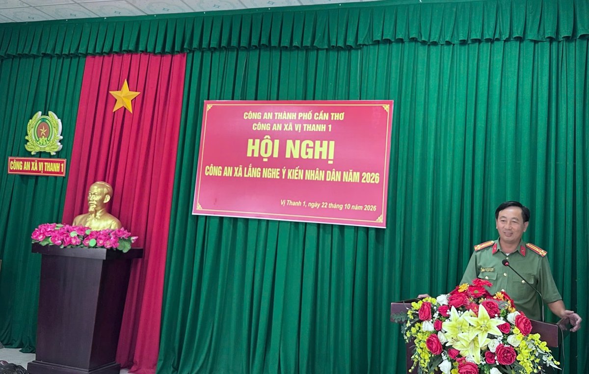Đồng chí Thượng tá Nguyễn Phi Khanh, Ủy viên Ban Thường vụ Đảng ủy, Bí thư Đảng ủy, Trưởng Công an xã phát biểu tiếp thu ý kiến tại hội nghị