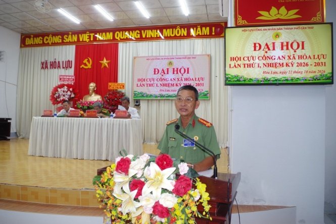 Đồng chí Đại tá Lê Văn Điểm, Phó Chủ tịch Hội Cựu Công an nhân dân thành phố Cần Thơ phát biểu chỉ đạo Đại hội