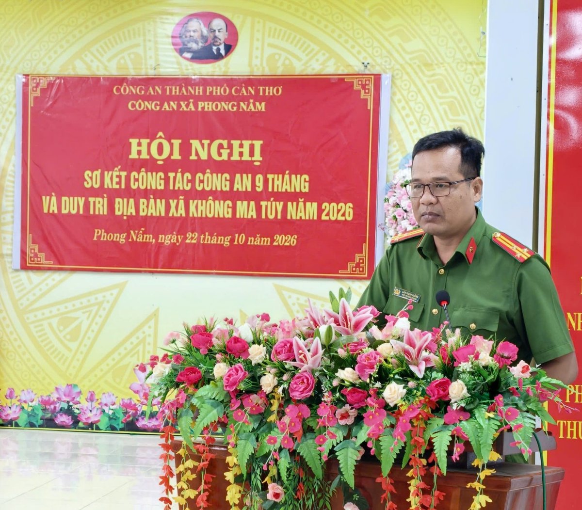 Đồng chí Thượng tá Lâm Thanh Hoàng, Phó Trưởng phòng Cảnh sát kinh tế, Công an thành phố phát biểu chỉ đạo tại hội nghị