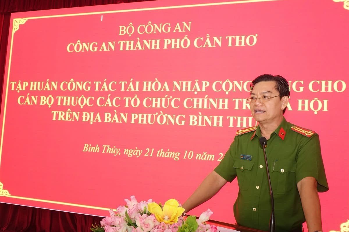 Đồng chí Thượng tá Nguyễn Văn Quốc – Phó trưởng phòng Cảnh sát thi hành án hình sự và hỗ trợ tư pháp thông qua các chuyên đề