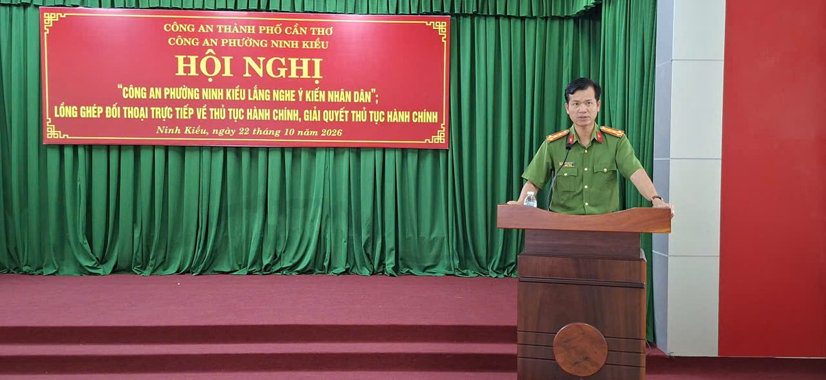 Đại tá Huỳnh Minh Thơ, Trưởng phòng PC02 phát biểu chỉ đạo tại hội nghị