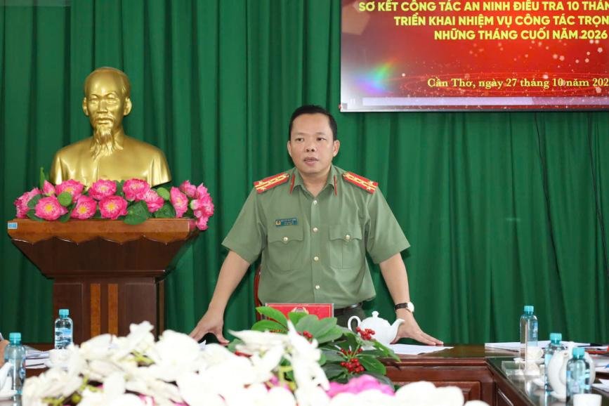 Đại tá Nguyễn Văn Thắng, Phó Giám đốc Công an thành phố phát biểu chỉ đạo tại hội nghị.