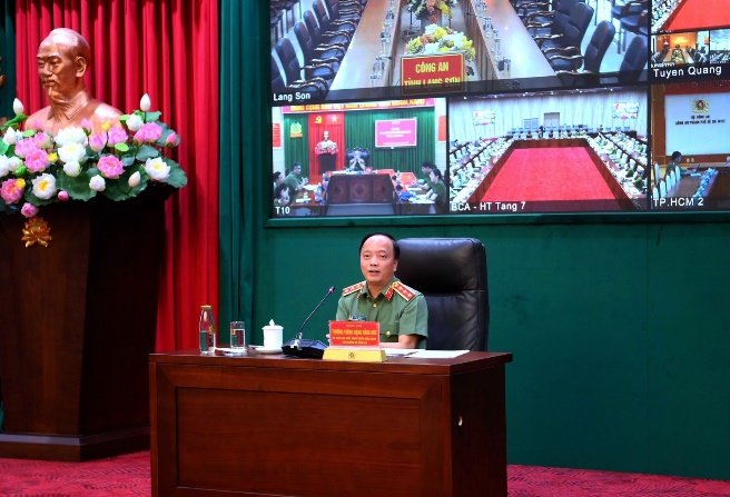 Thứ trưởng Đặng Hồng Đức chủ trì Hội nghị.