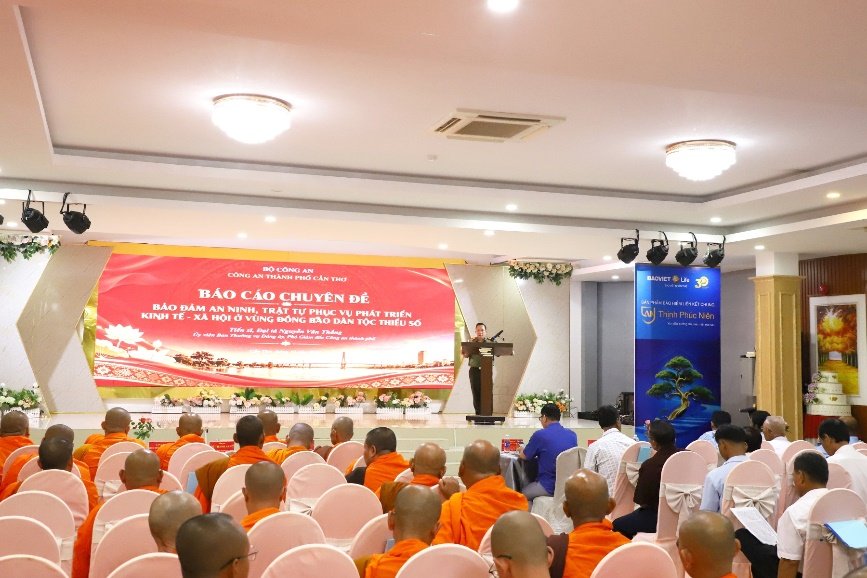 Quang cảnh hội nghị